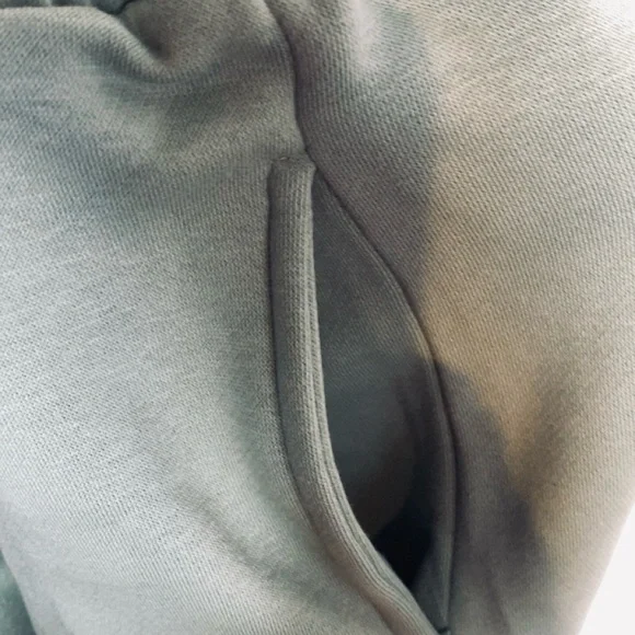 NEW PLT Sage Green Athleisure Stretch Shorts size 16 Pretty Little Thing plus - Picture 10 of 11